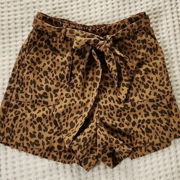 Animal print shorts with belt pockets small lounge casual cute Lagenlook beachy - Picture 1 of 8
